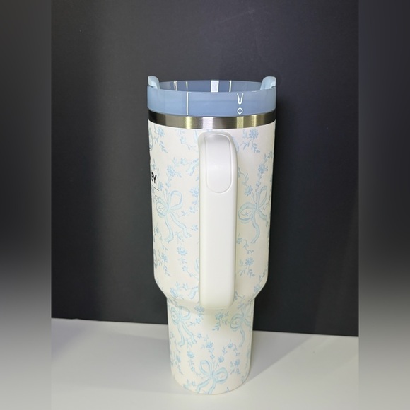 Stanley x LoveShackFancy Coquette Bow Winter Ice 40oz Quencher BNIB - Picture 3 of 9